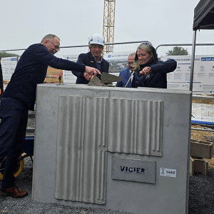 Enlarge the image link