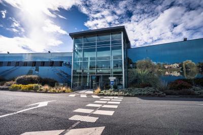 Enlarge the image link